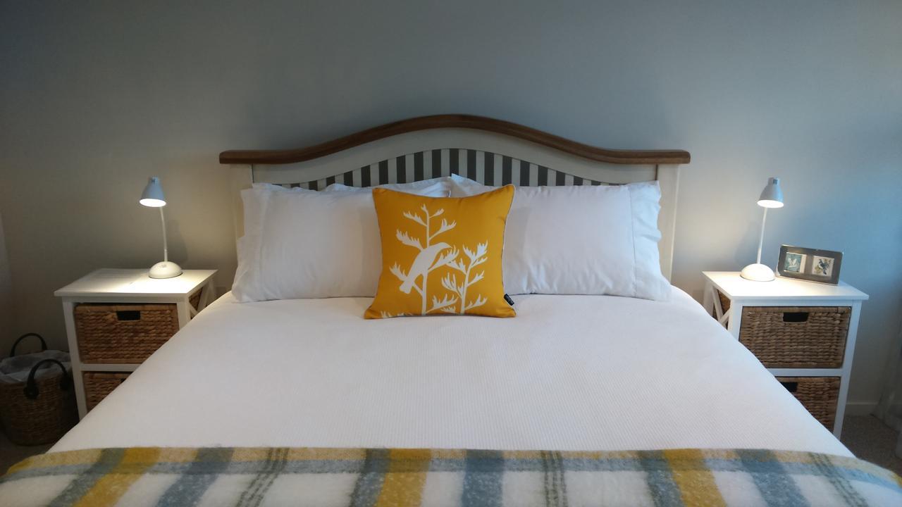 Restview Bed and Breakfast Dunedin Exteriör bild